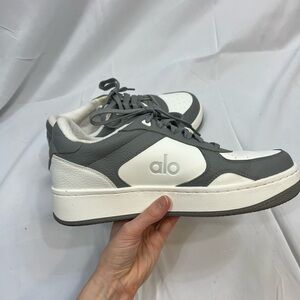 Alo Recovery Mode Sneakers Gray and White